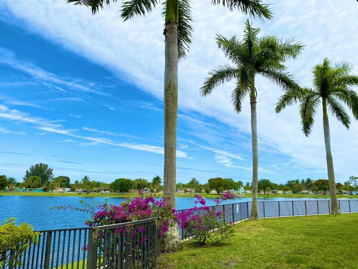 Royal Inn Hotel Royal Palm Beach Bagian luar foto