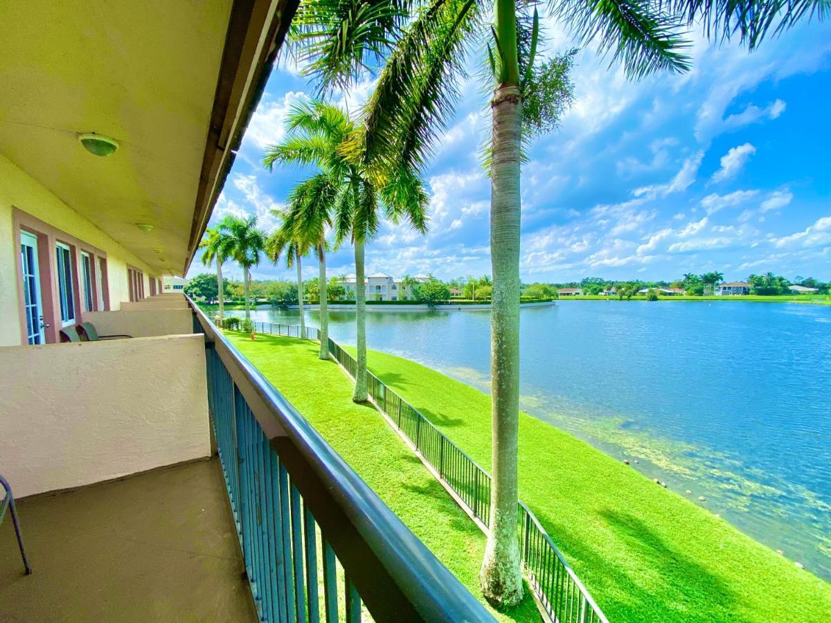 Royal Inn Hotel Royal Palm Beach Bagian luar foto