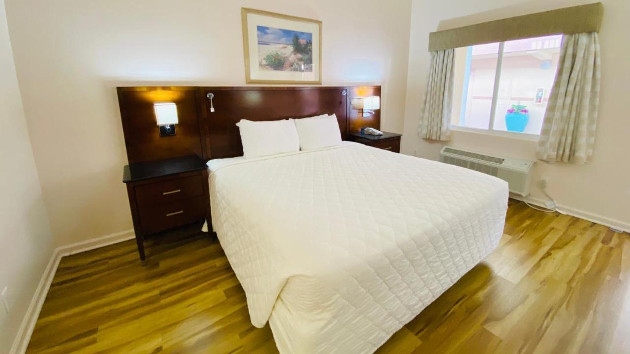 Royal Inn Hotel Royal Palm Beach Bagian luar foto