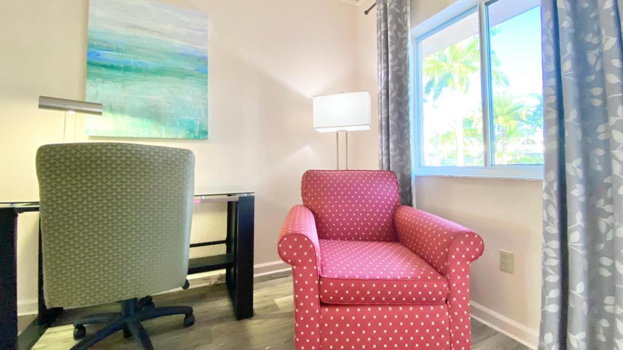Royal Inn Hotel Royal Palm Beach Bagian luar foto