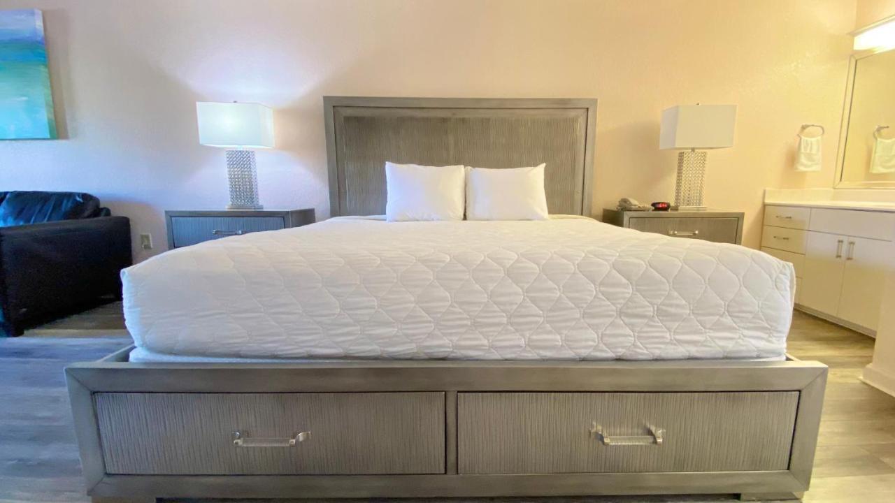 Royal Inn Hotel Royal Palm Beach Bagian luar foto